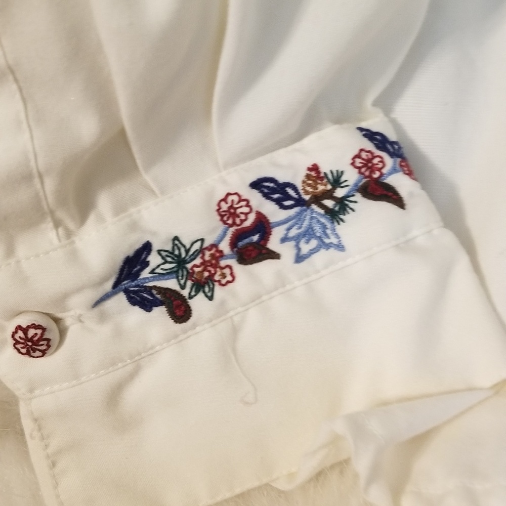 Van Heuson Off White Button Down Blouse - image 4